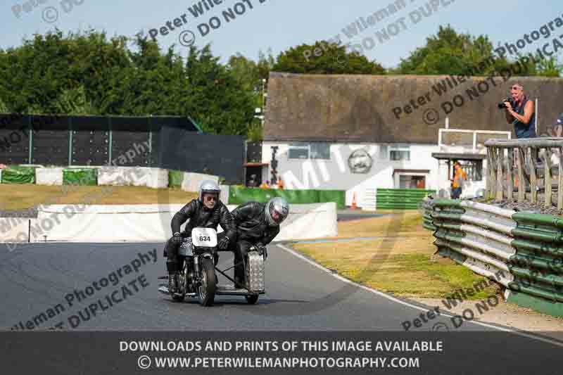Vintage motorcycle club;eventdigitalimages;mallory park;mallory park trackday photographs;no limits trackdays;peter wileman photography;trackday digital images;trackday photos;vmcc festival 1000 bikes photographs